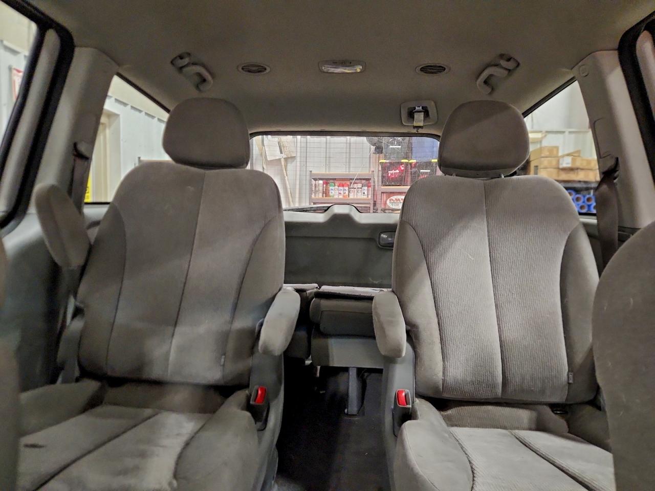 2012 KIA SEDONA photo 37
