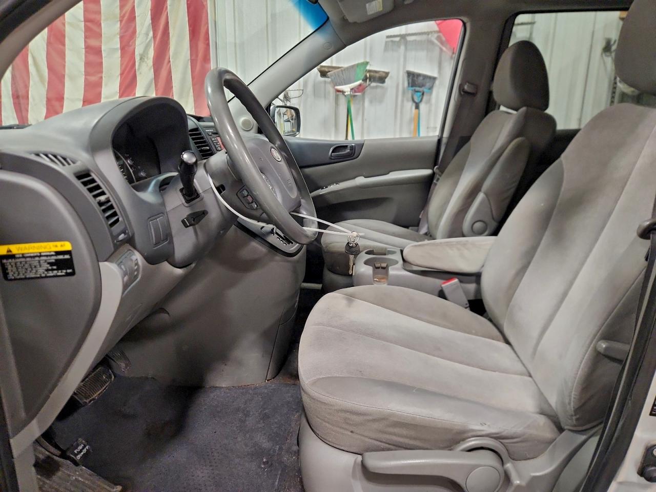2012 KIA SEDONA photo 25