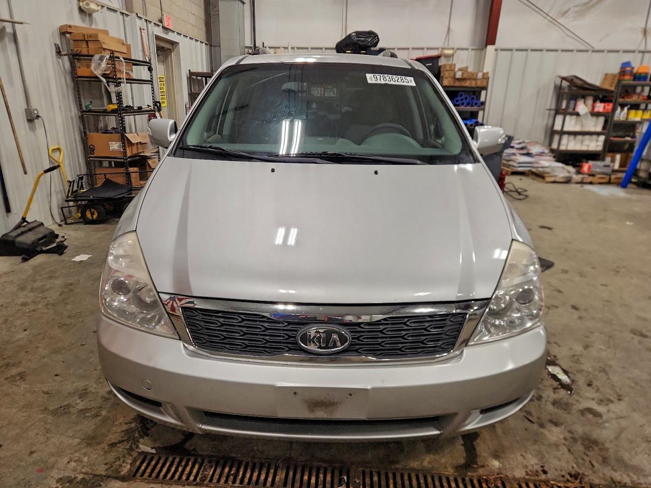 2012 KIA SEDONA photo 17