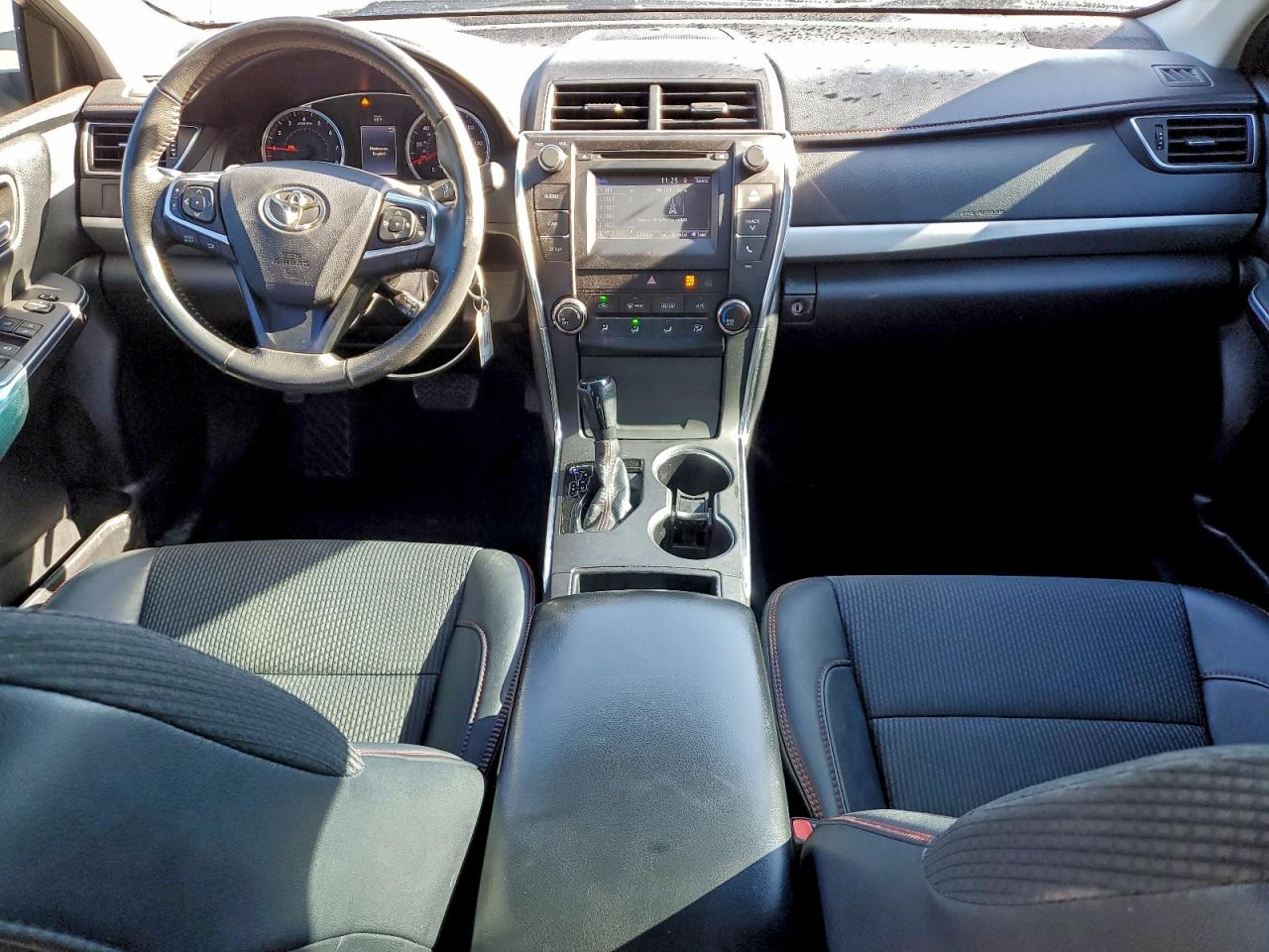 2016 TOYOTA CAMRY LE photo 8