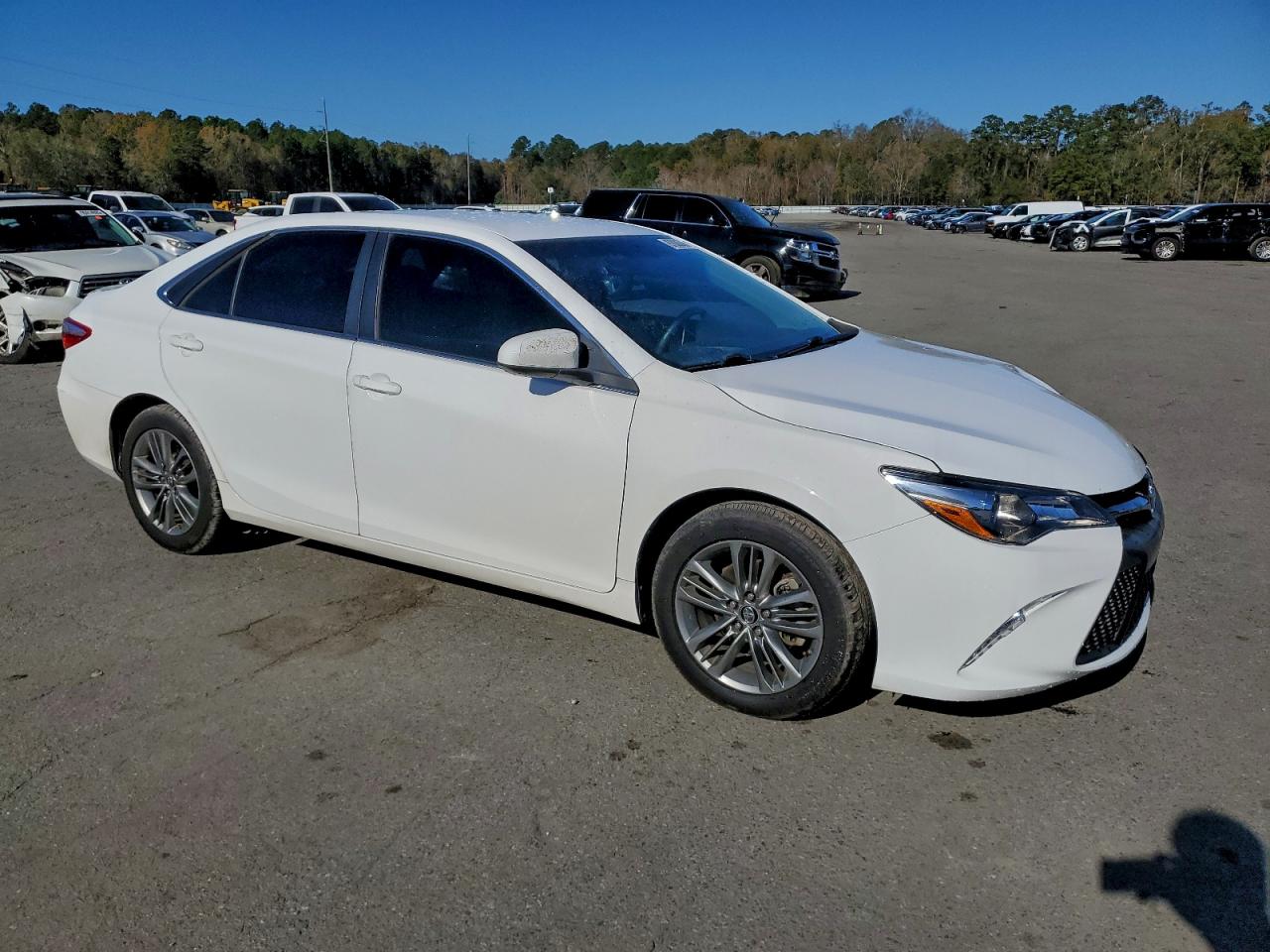 2016 TOYOTA CAMRY LE photo 4