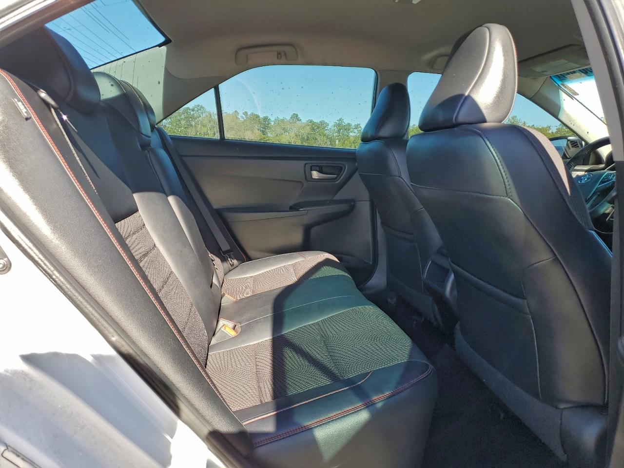 2016 TOYOTA CAMRY LE photo 10