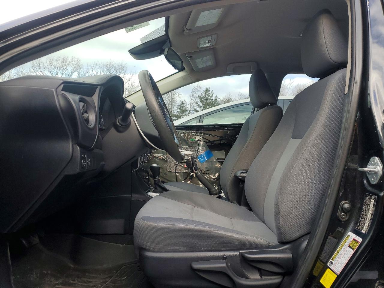 2017 TOYOTA COROLLA L photo 7
