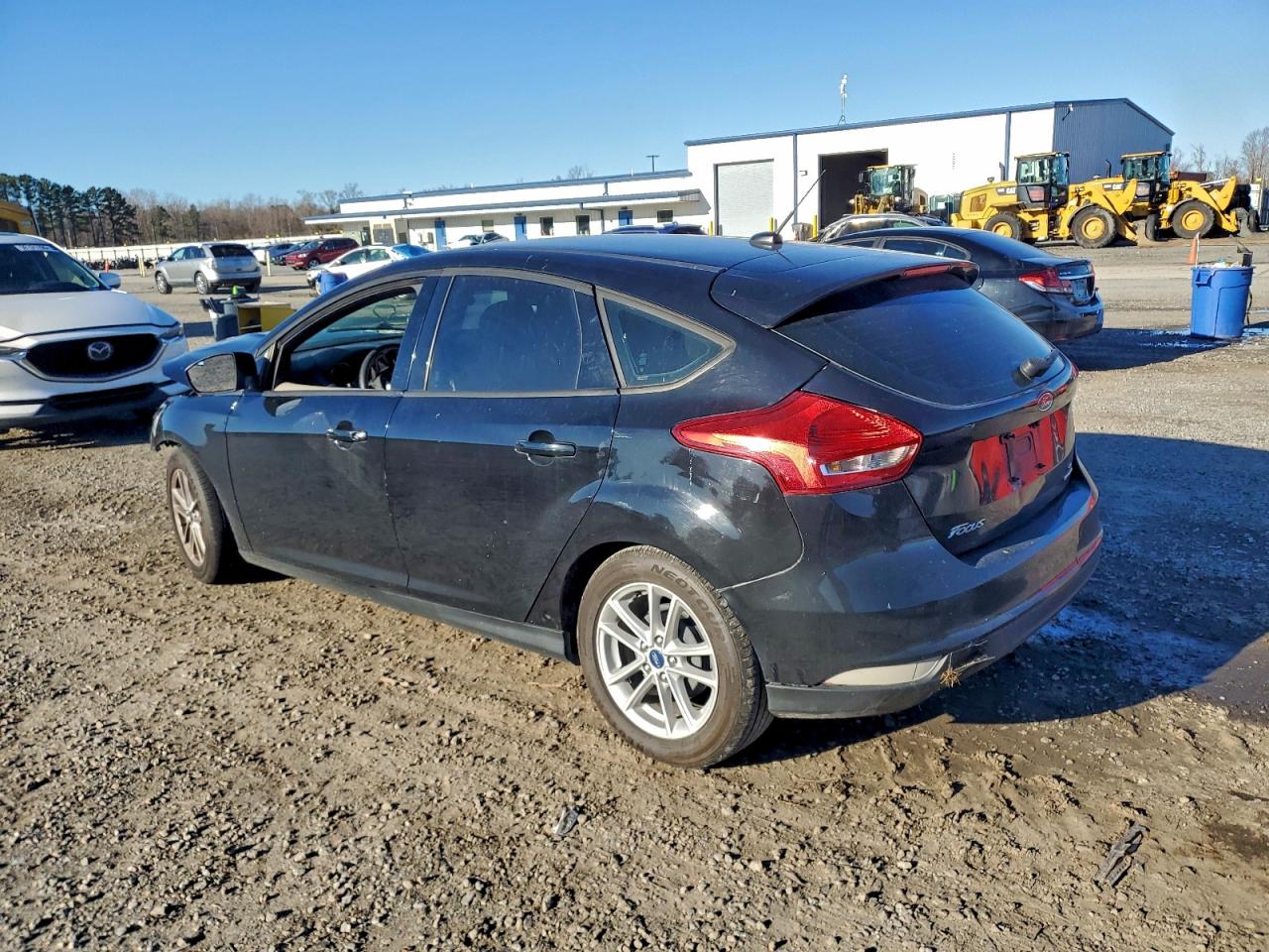 2017 FORD FOCUS SE photo 2