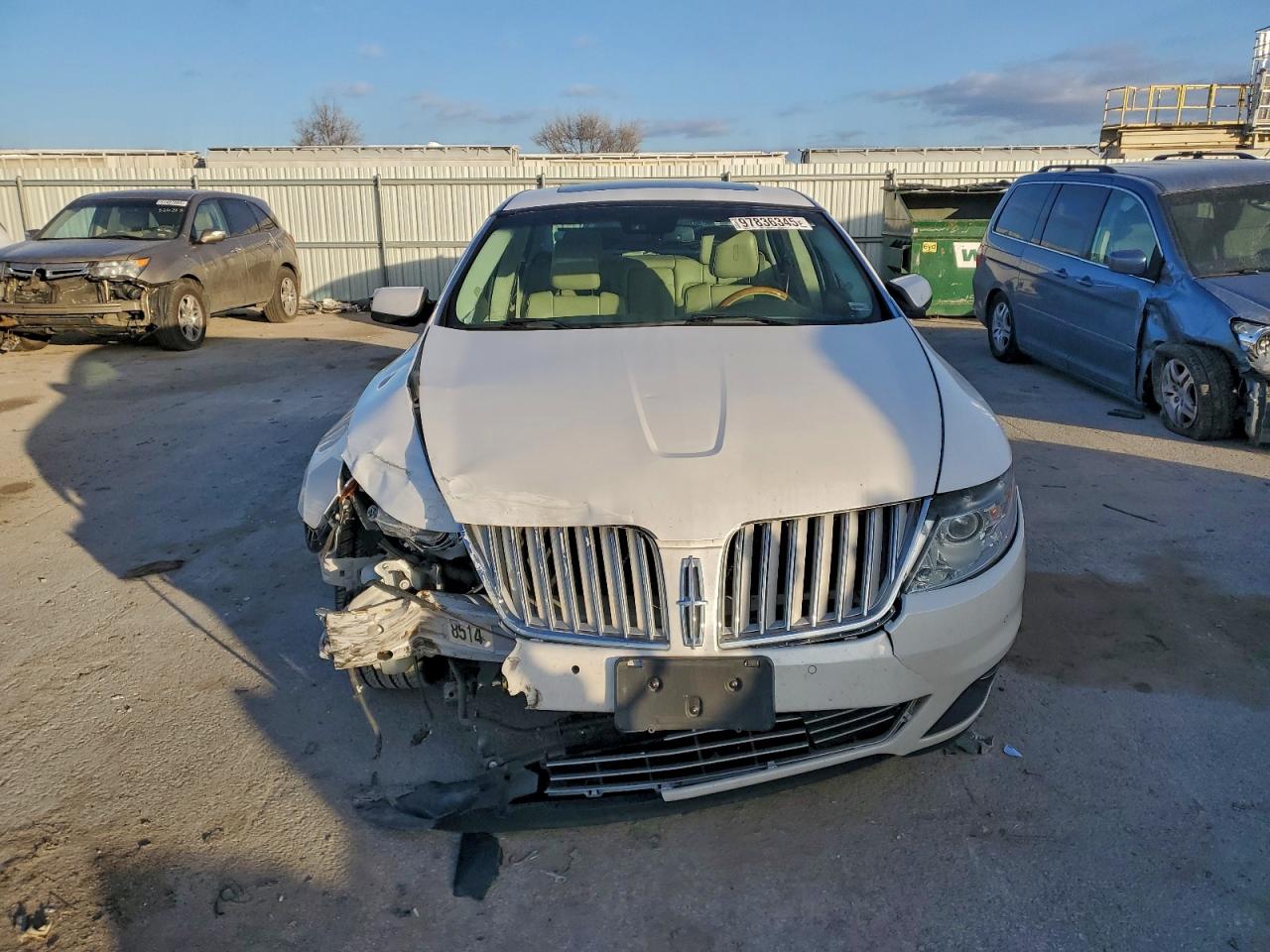 2010 LINCOLN MKS photo 5