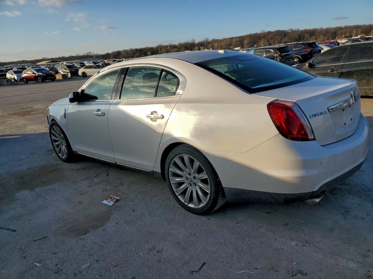 2010 LINCOLN MKS photo 2