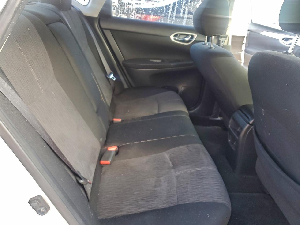 2015 NISSAN SENTRA S photo 28