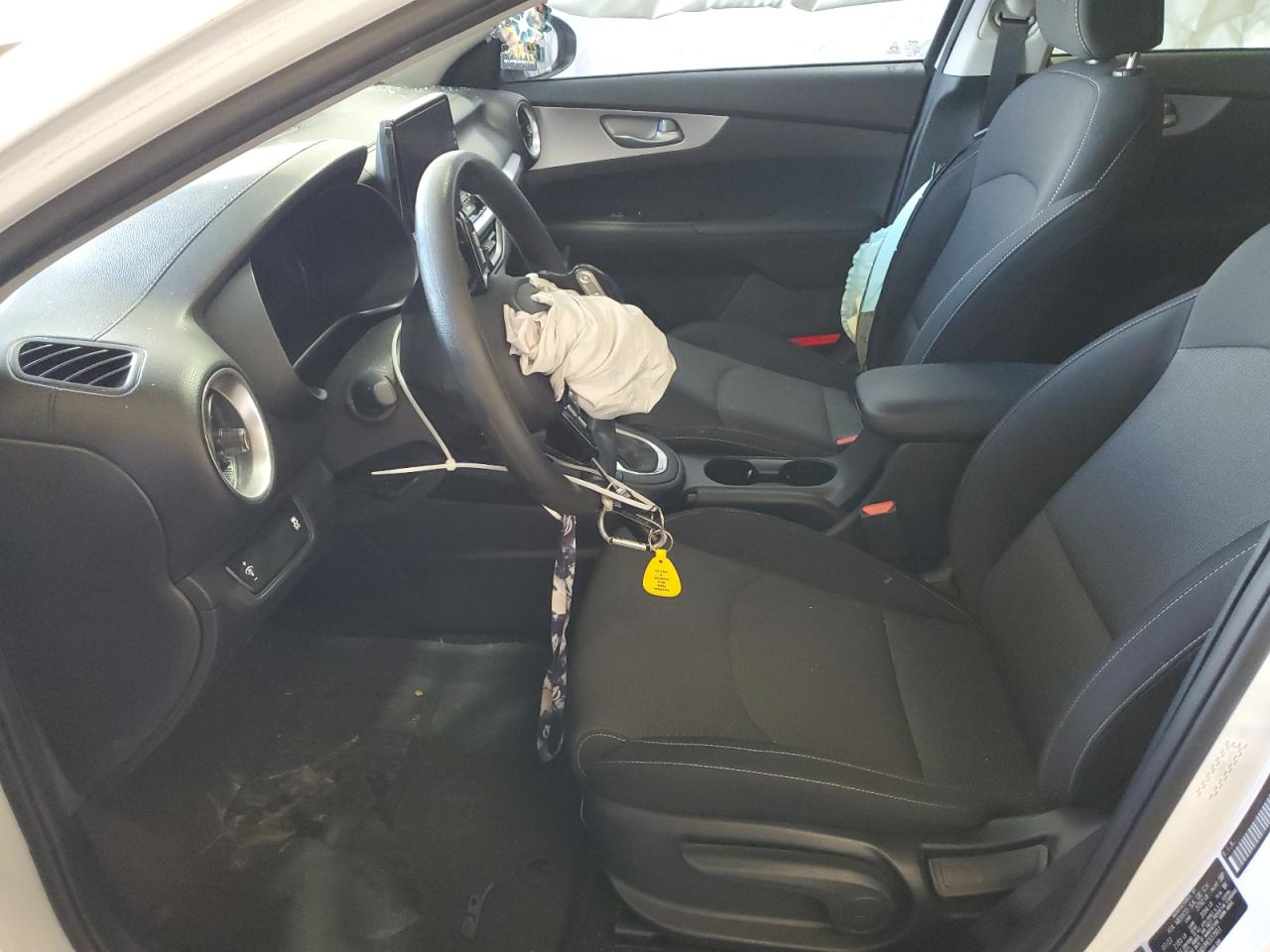 2023 KIA FORTE LX photo 13