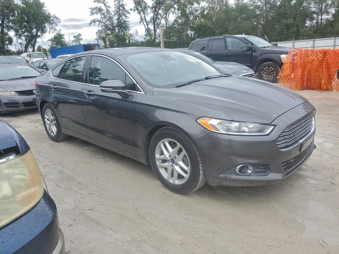 2015 FORD FUSION SE photo 4
