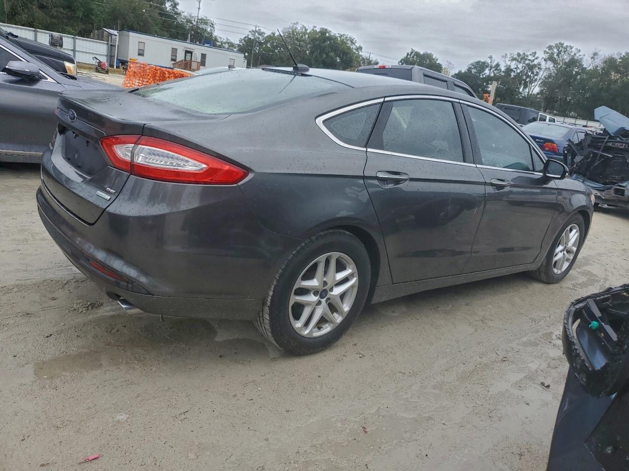 2015 FORD FUSION SE photo 3