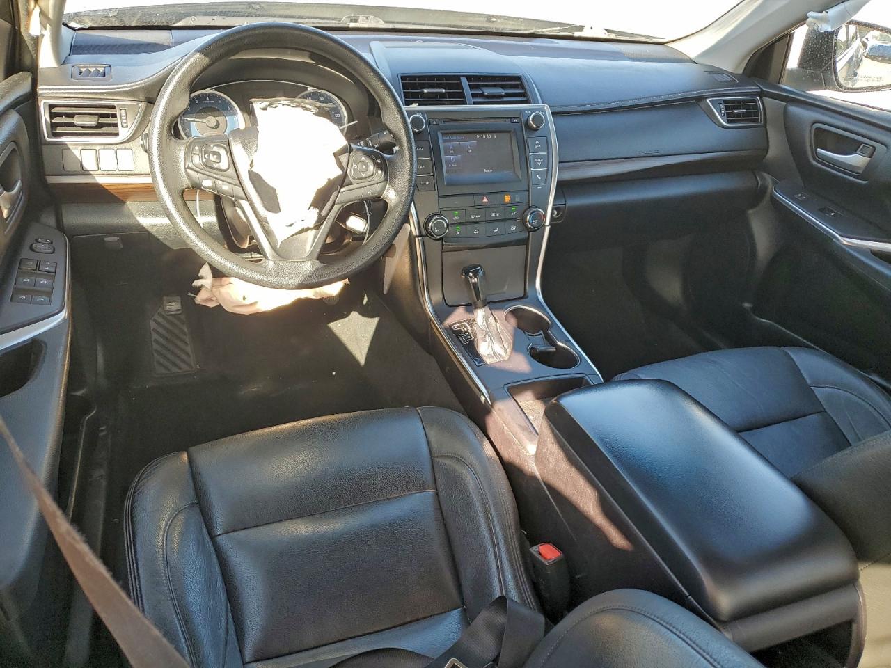 2016 TOYOTA CAMRY LE photo 8