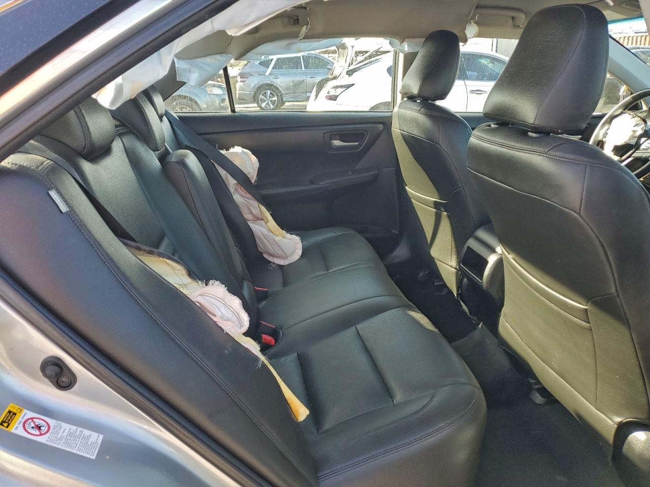2016 TOYOTA CAMRY LE photo 10