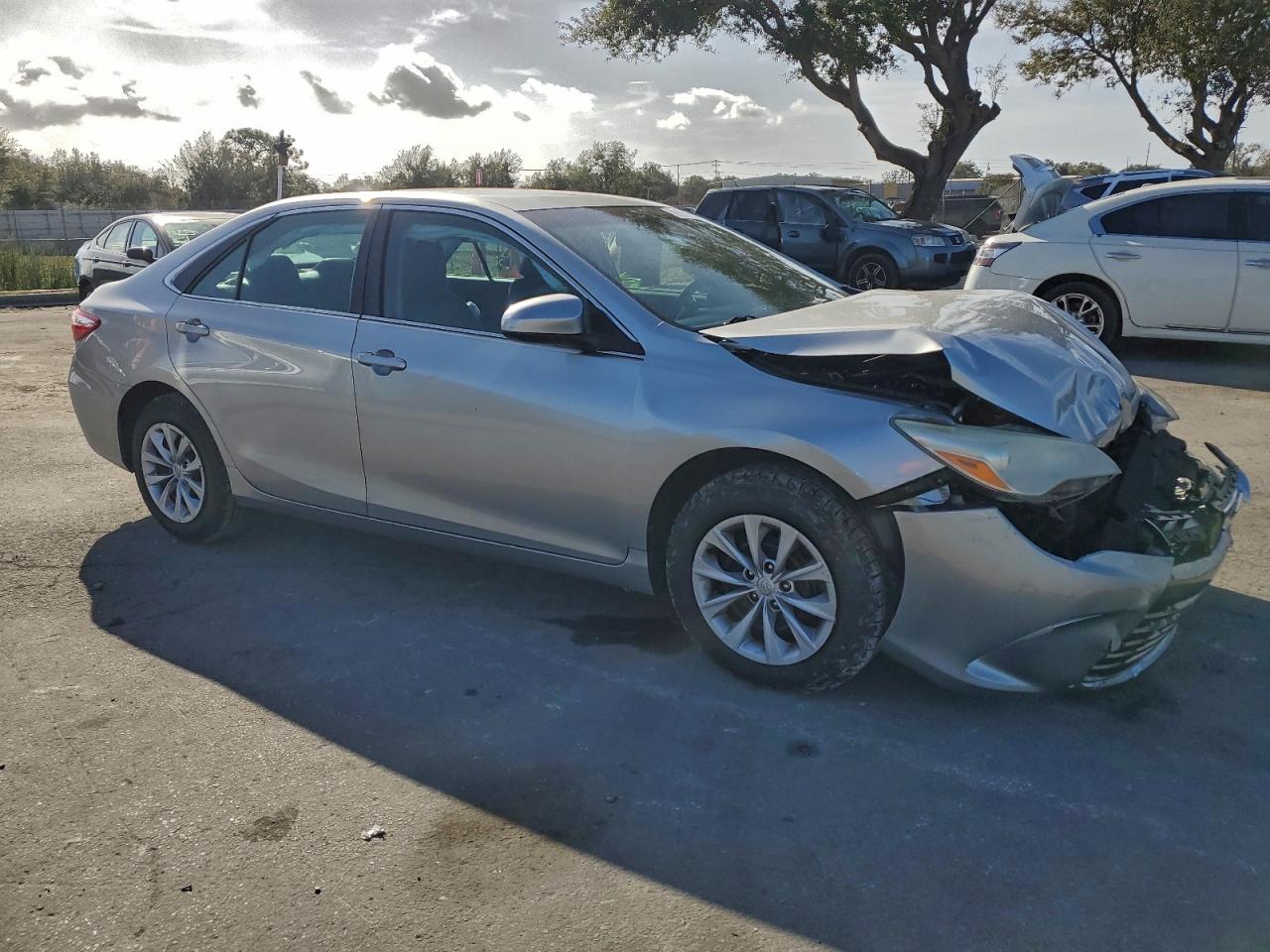 2016 TOYOTA CAMRY LE photo 4