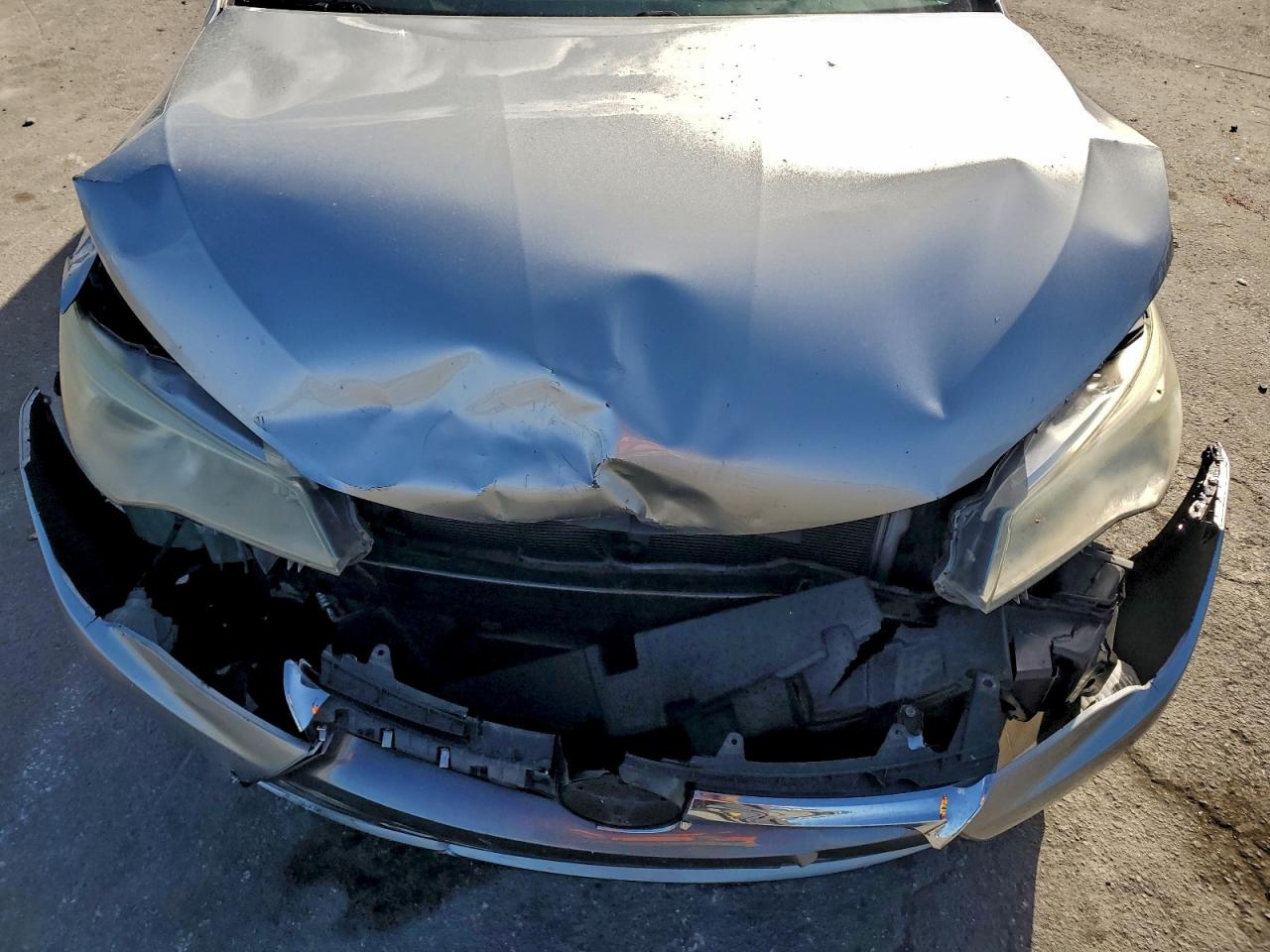 2016 TOYOTA CAMRY LE photo 11