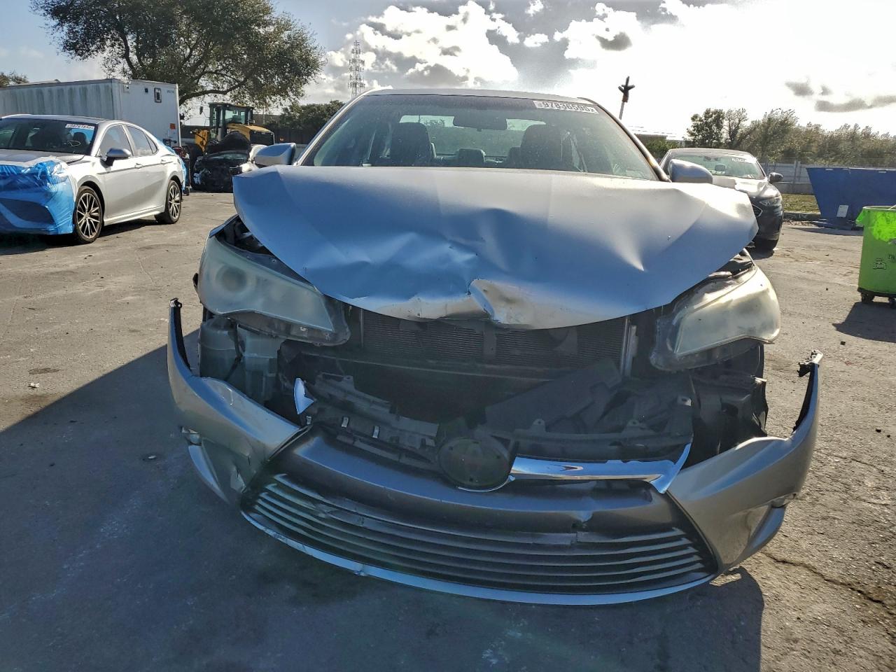 2016 TOYOTA CAMRY LE photo 5