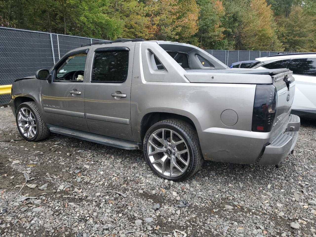 2007 CHEVROLET AVALANCHE K1500 photo 2