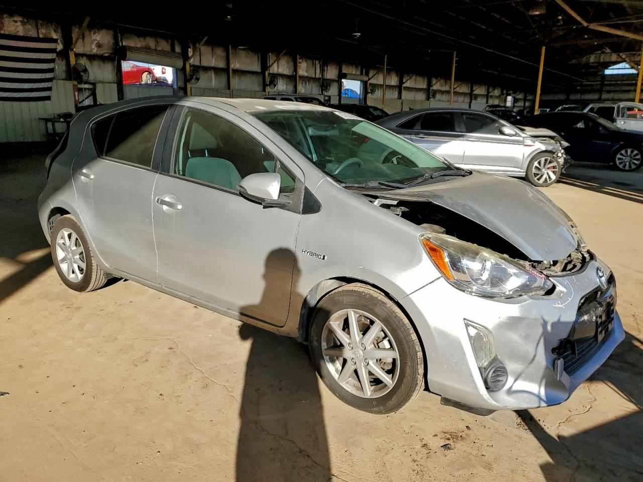 2015 TOYOTA PRIUS C photo 4