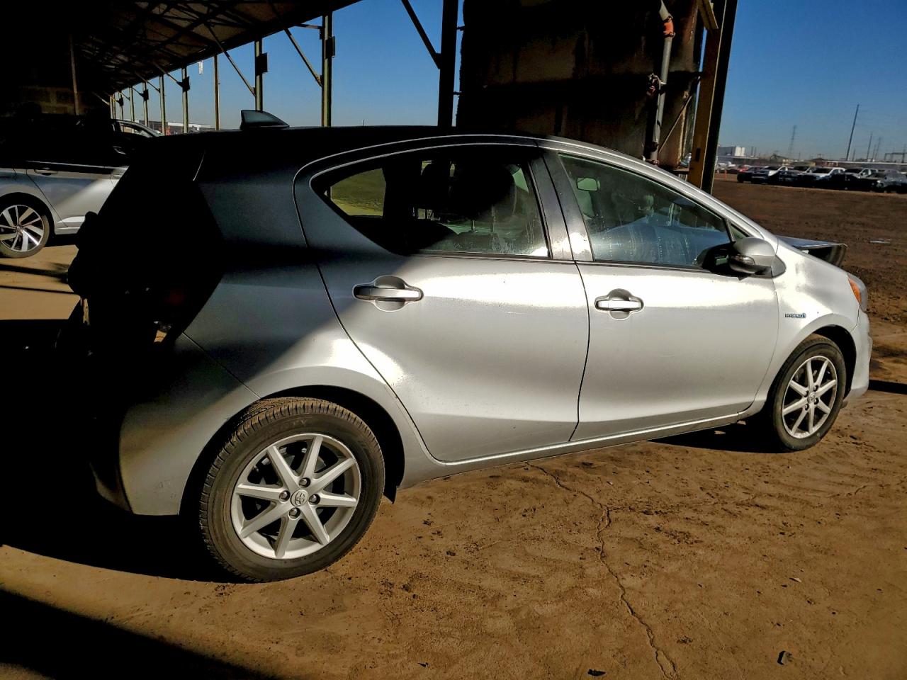 2015 TOYOTA PRIUS C photo 3