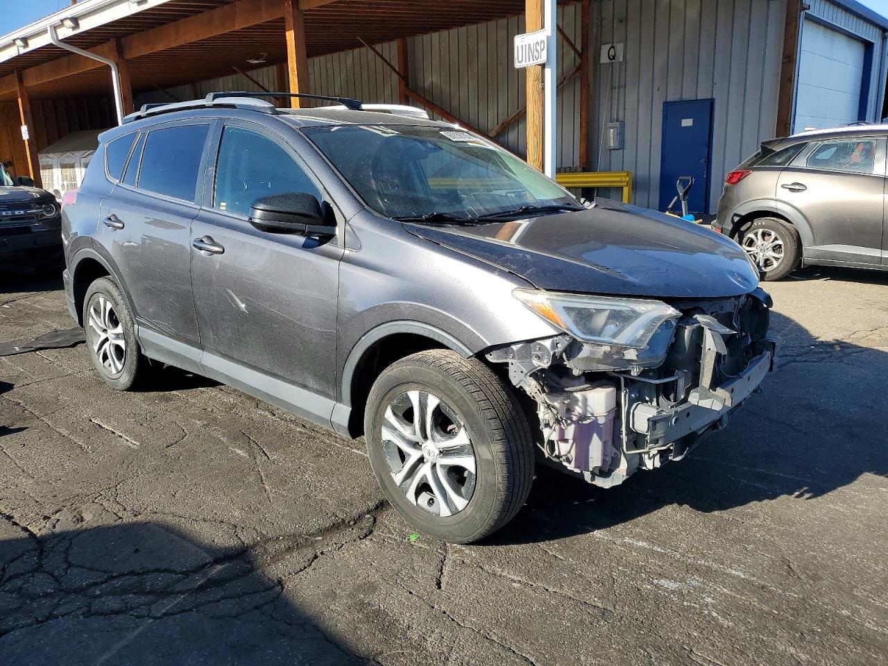 2017 TOYOTA RAV4 LE photo 7