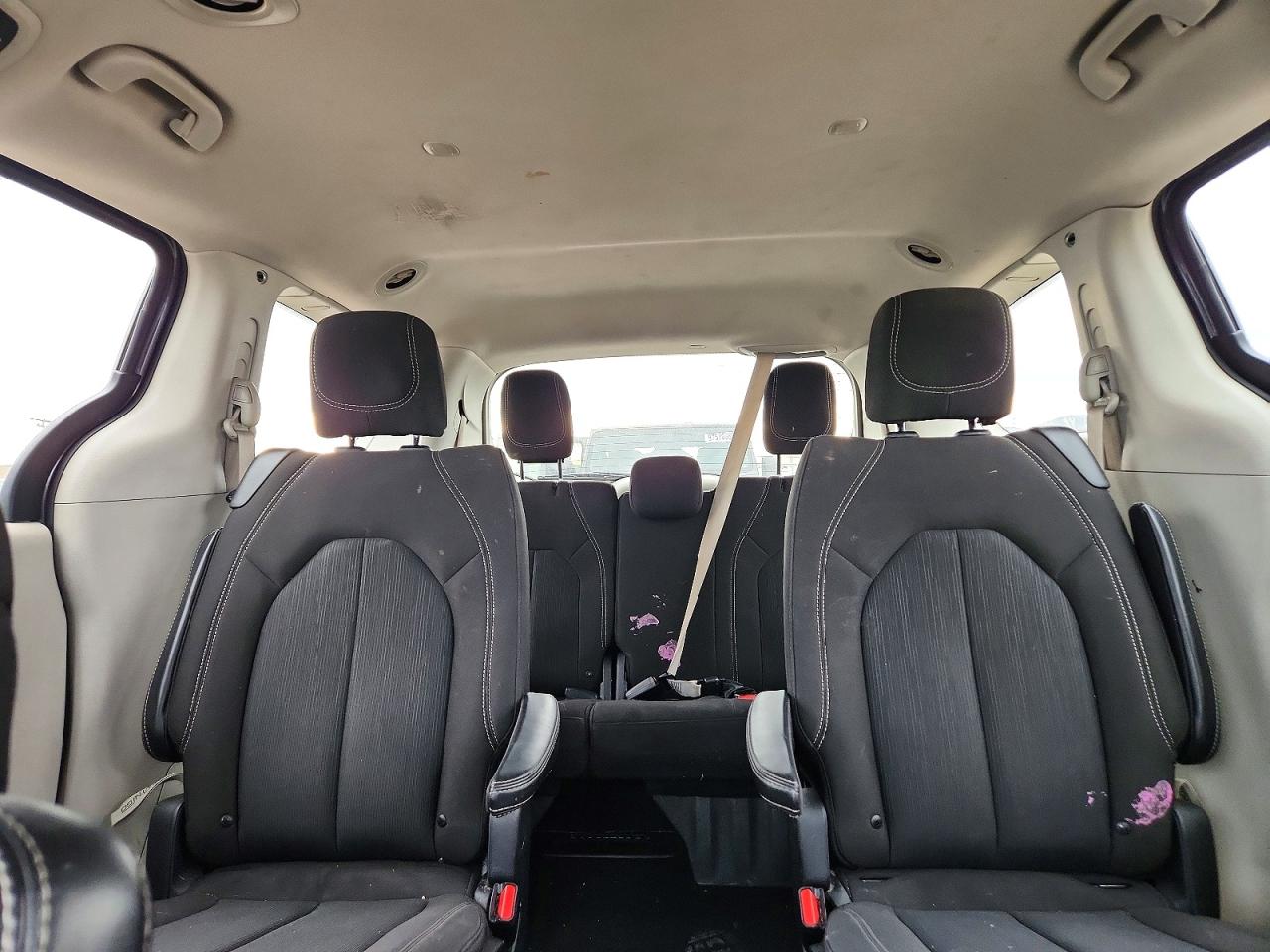 2020 CHRYSLER VOYAGER LX photo 10