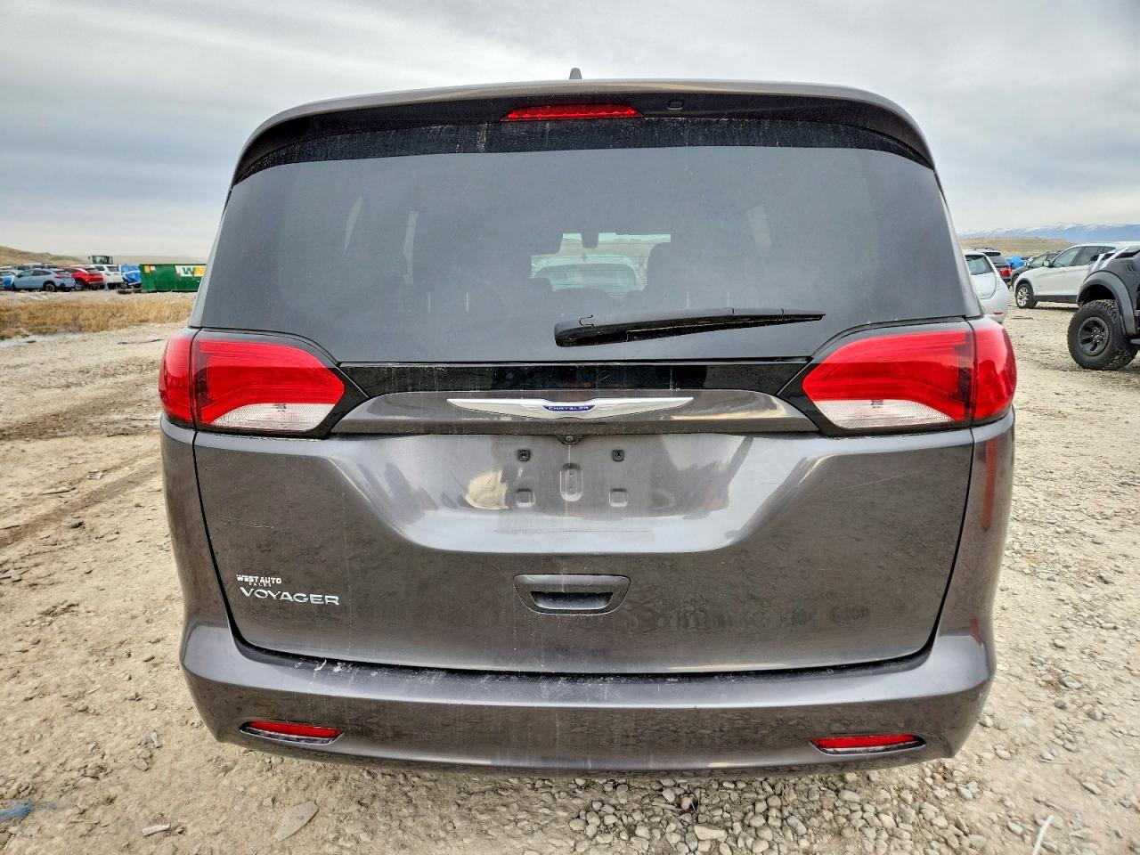 2020 CHRYSLER VOYAGER LX photo 6