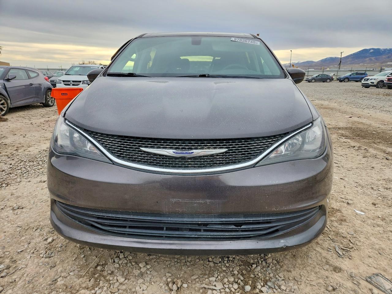 2020 CHRYSLER VOYAGER LX photo 5