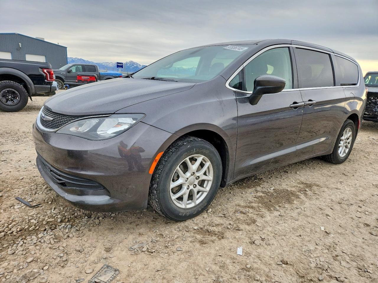 2020 CHRYSLER VOYAGER