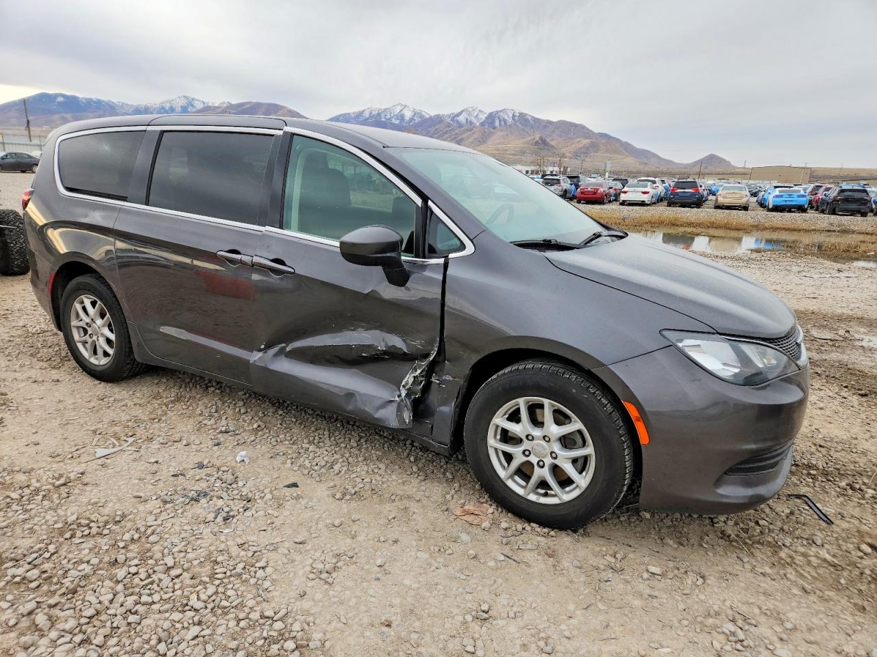 2020 CHRYSLER VOYAGER LX photo 4