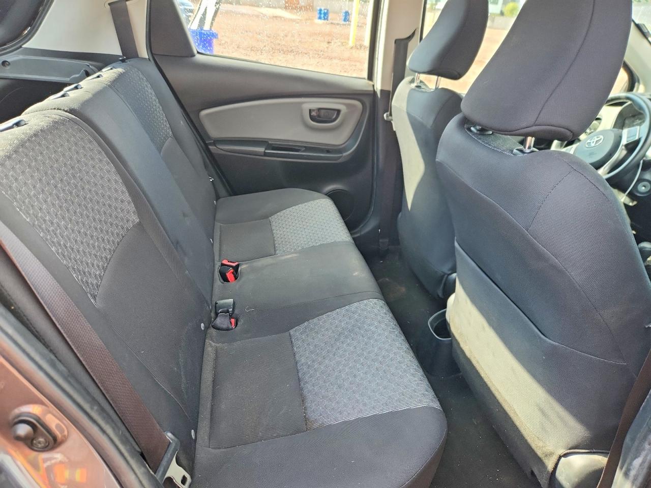 2017 TOYOTA YARIS L photo 19