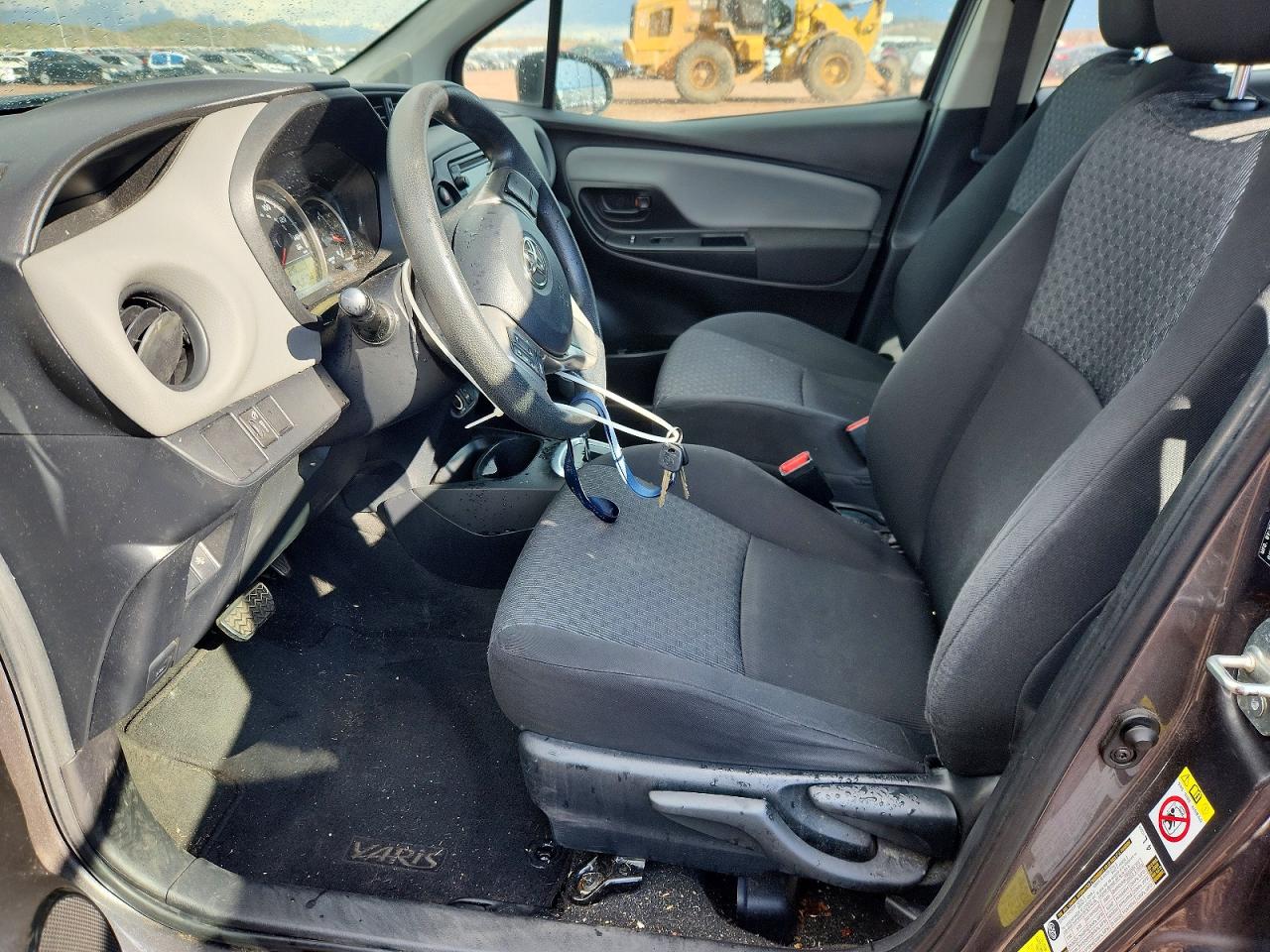 2017 TOYOTA YARIS L photo 13