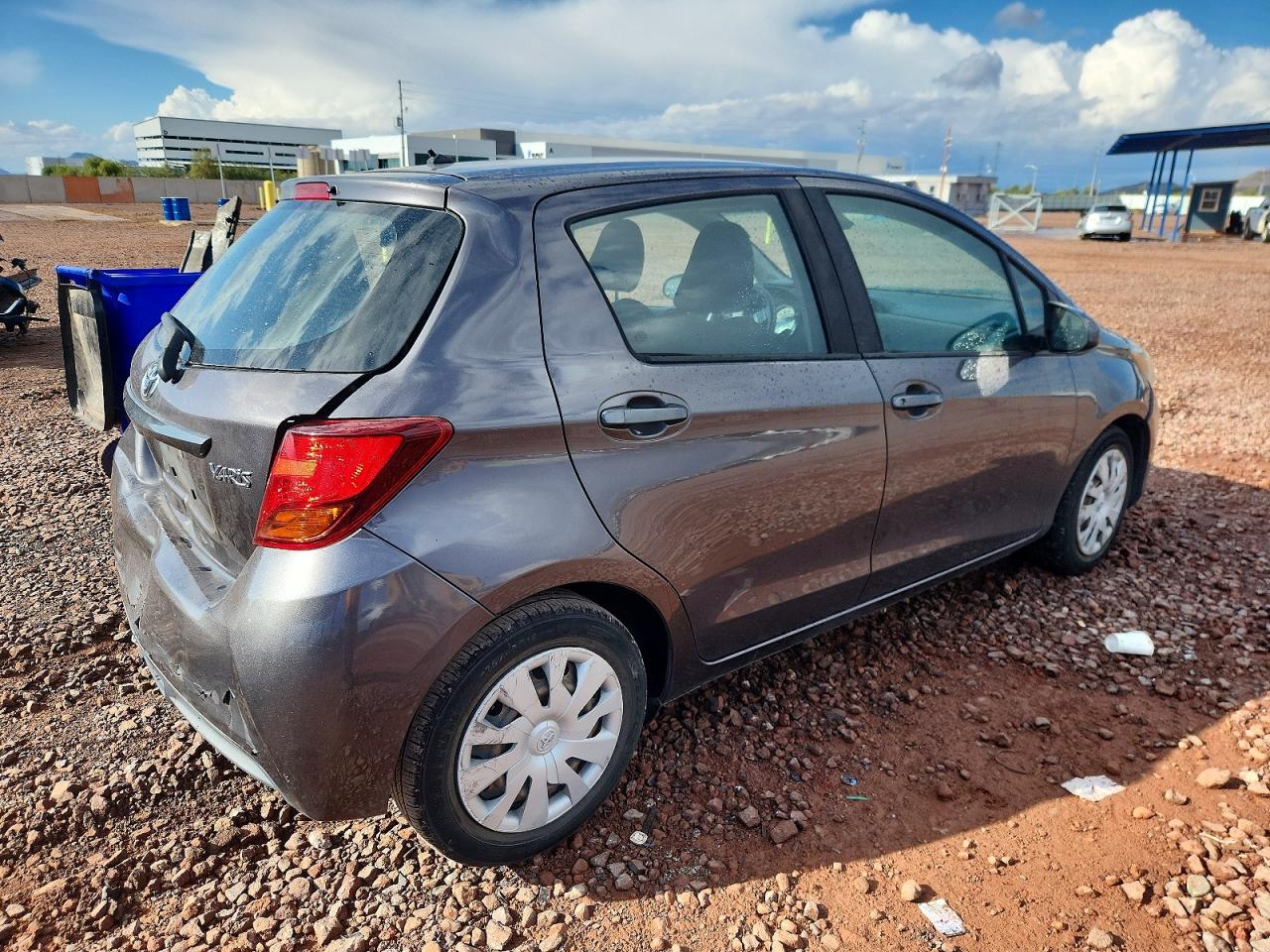 2017 TOYOTA YARIS L photo 5