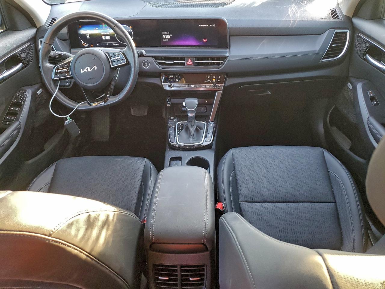 2025 KIA SELTOS SX photo 8