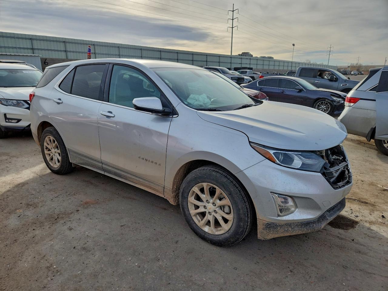 2018 CHEVROLET EQUINOX LT photo 4