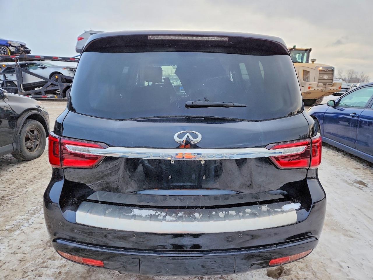 2019 INFINITI QX80 LUXE photo 6