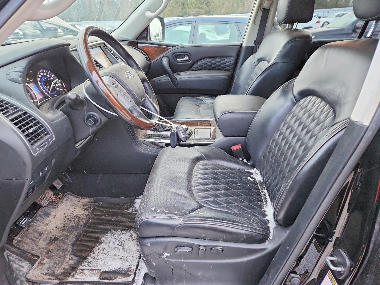 2019 INFINITI QX80 LUXE photo 7