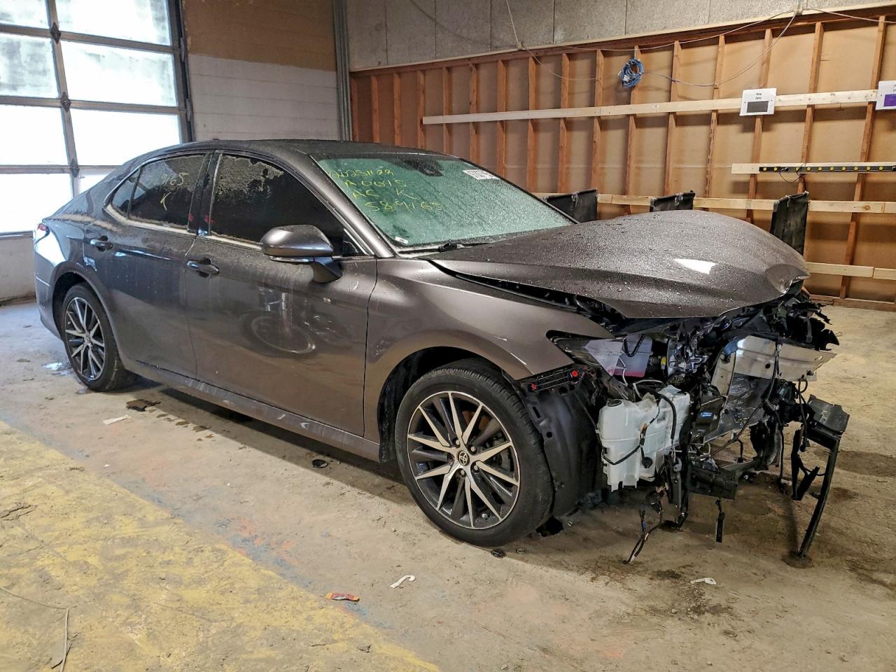 2022 TOYOTA CAMRY XLE photo 4