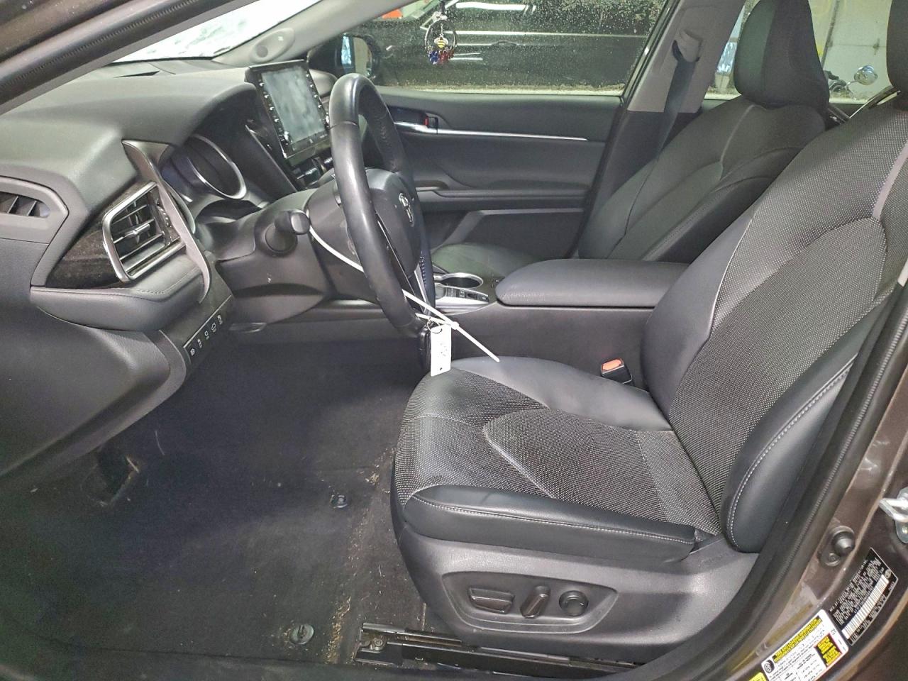 2022 TOYOTA CAMRY XLE photo 7
