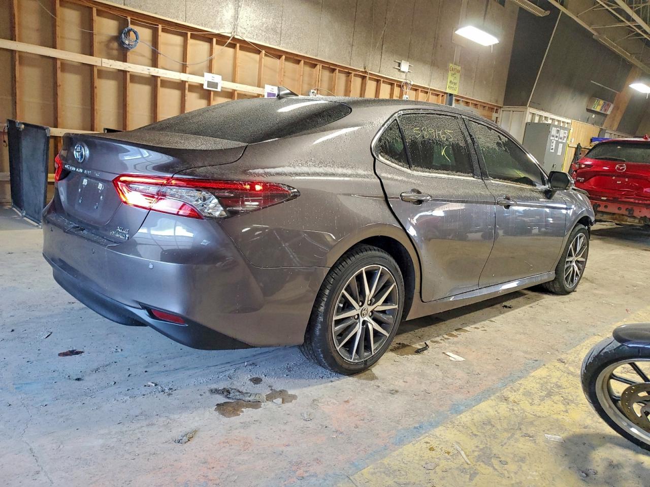 2022 TOYOTA CAMRY XLE photo 3