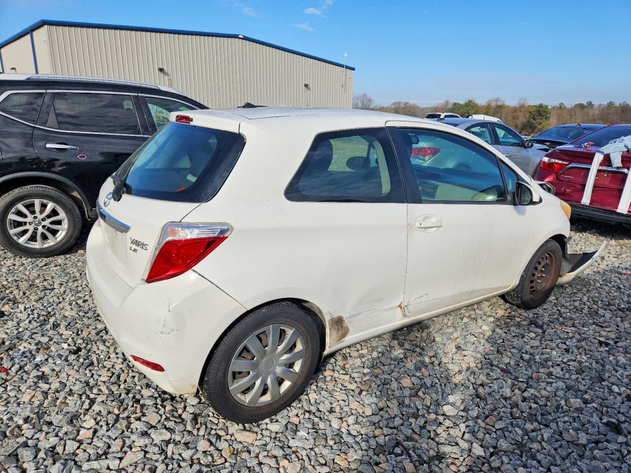 2012 TOYOTA YARIS photo 3