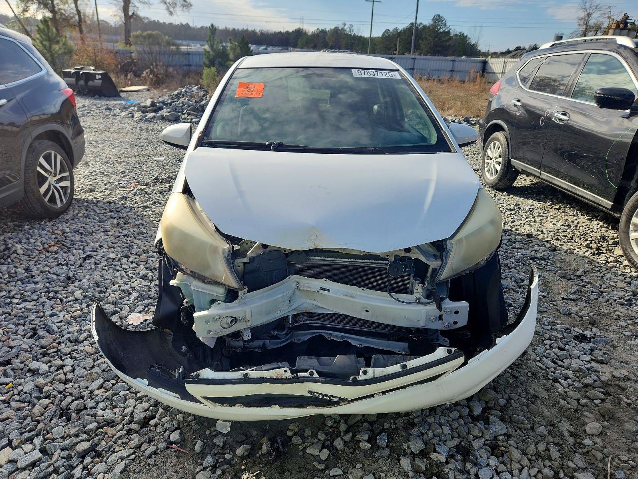 2012 TOYOTA YARIS photo 5