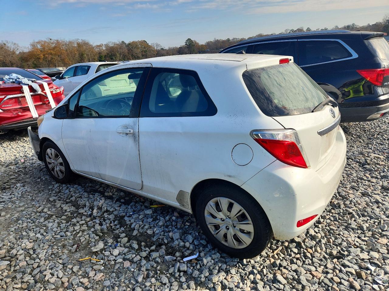 2012 TOYOTA YARIS photo 2