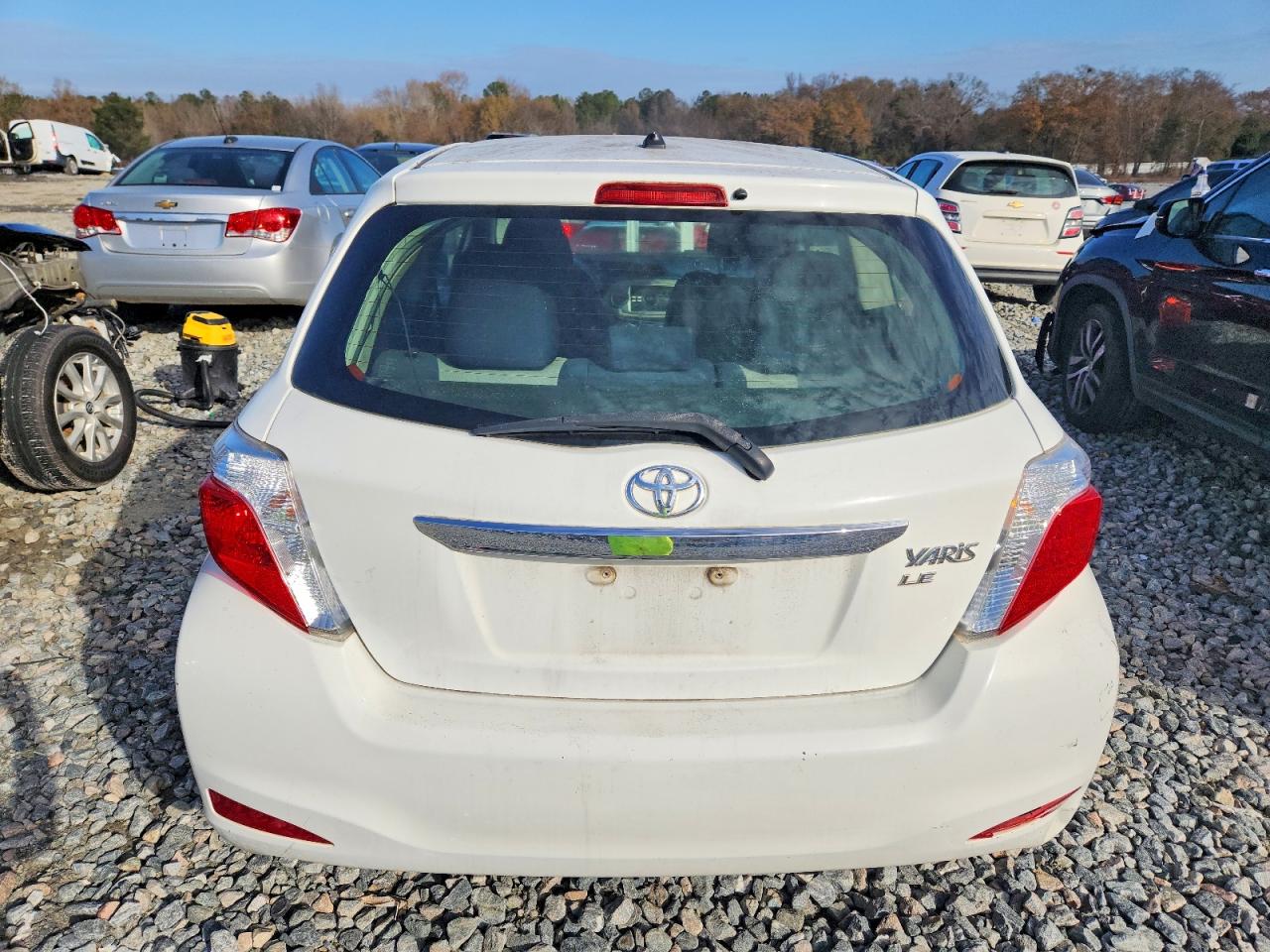 2012 TOYOTA YARIS photo 6