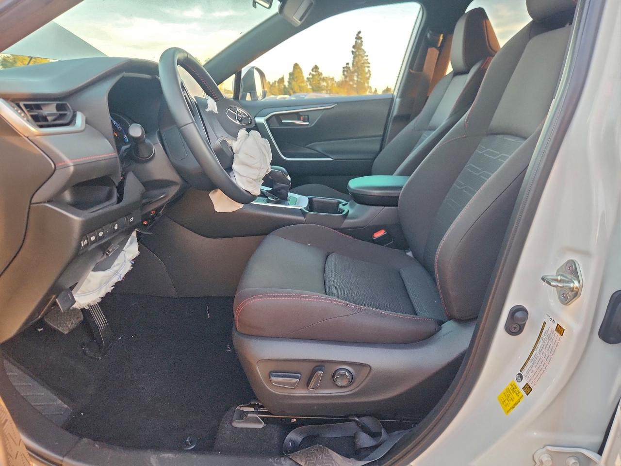 2024 TOYOTA RAV4 PRIME SE photo 7