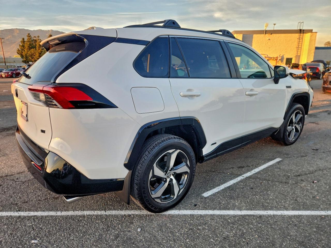 2024 TOYOTA RAV4 PRIME SE photo 3