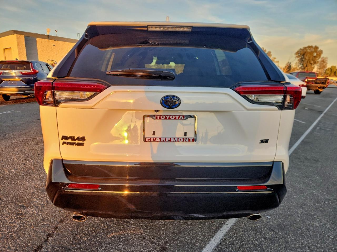 2024 TOYOTA RAV4 PRIME SE photo 6