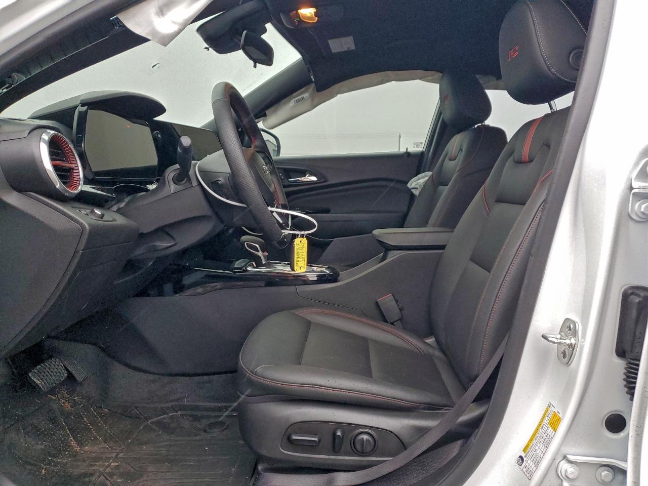 2025 CHEVROLET TRAX 2RS photo 7