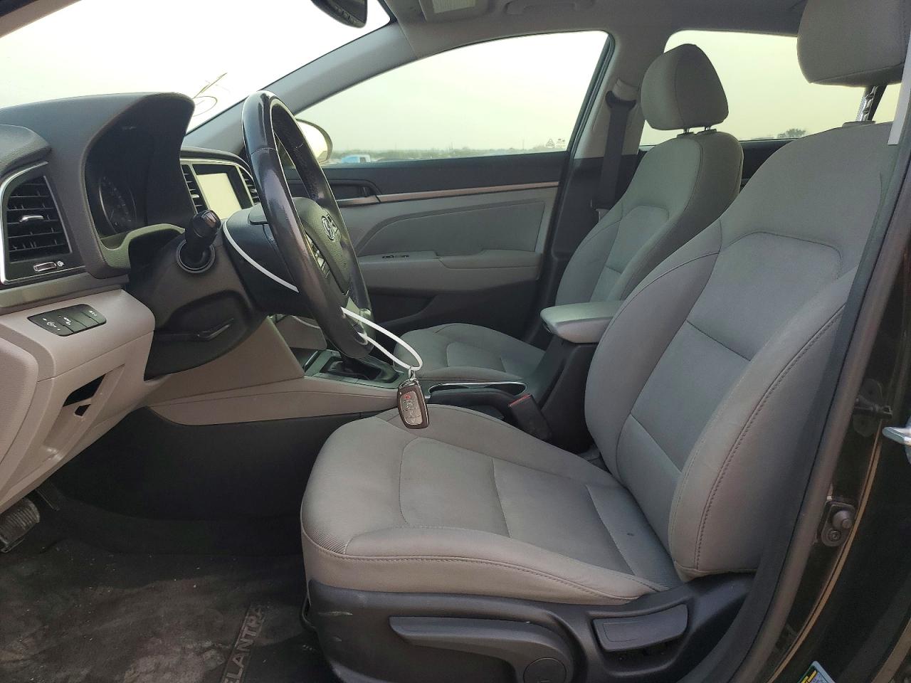 2018 HYUNDAI ELANTRA SEL photo 7