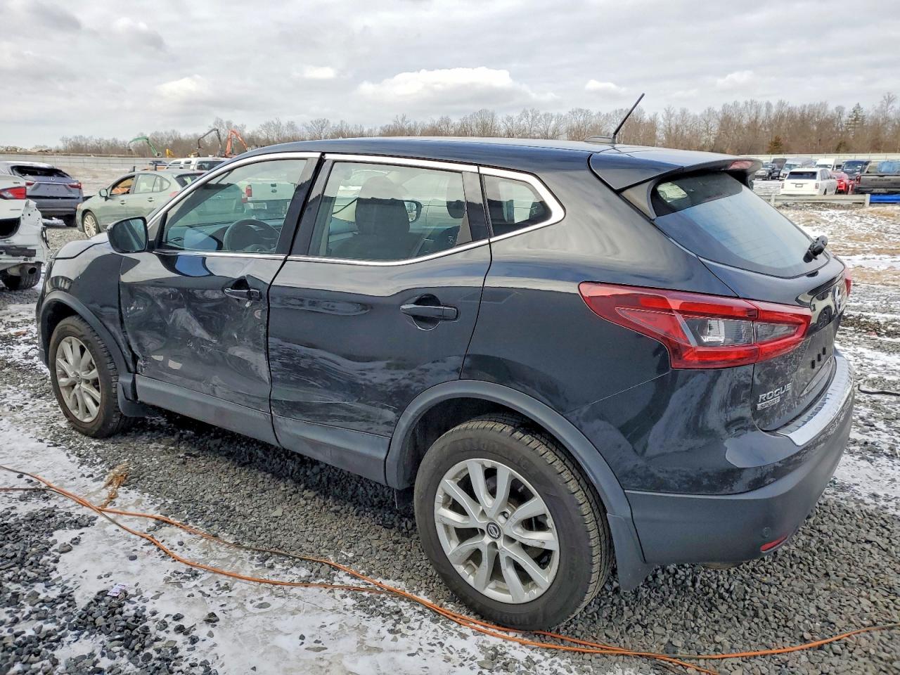 2020 NISSAN ROGUE SPORT S photo 2