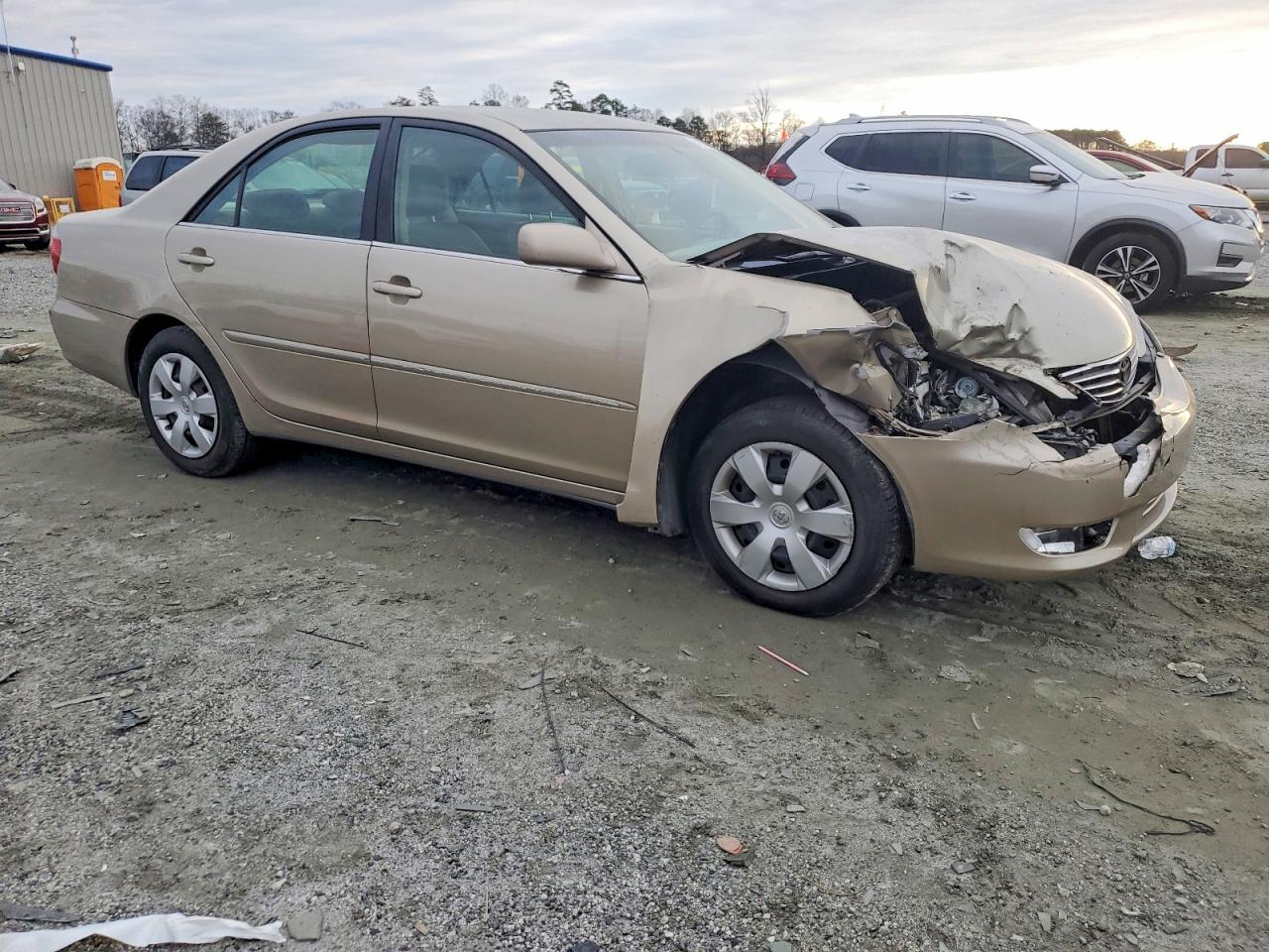 2005 TOYOTA CAMRY LE photo 4