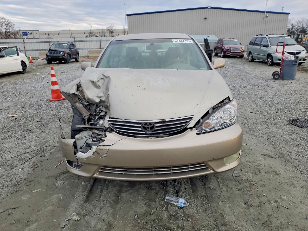 2005 TOYOTA CAMRY LE photo 5
